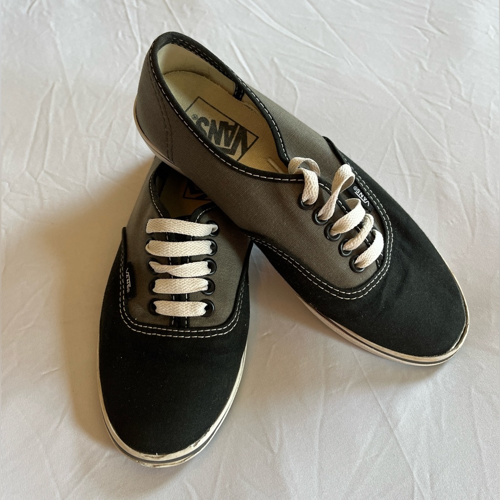 VANS Authentic 2 Tone Men Size 5 Shoes